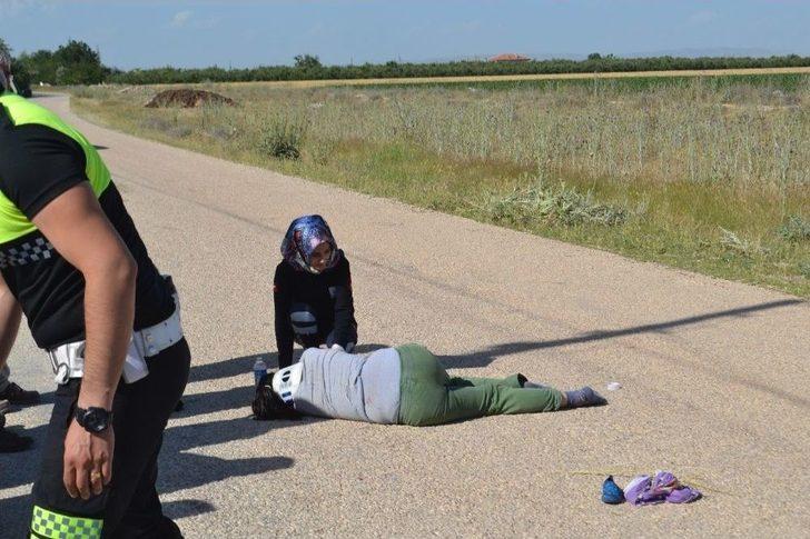 Karaman’da Traktörden Düşen Anne Ve 2 Çocuğunun Üzerinden Teker Geçti G1