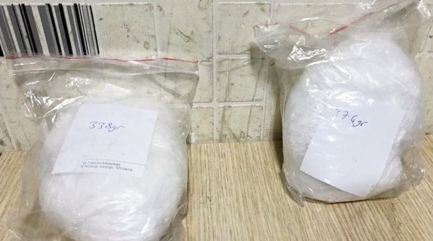 İ&ccedil; &Ccedil;amaşırına Gizlenen 712 Gram Uyuşturucu Ele Ge&ccedil;irildi