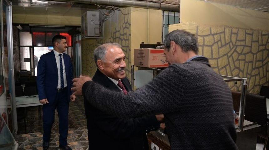 Niğde Belediye Başkanı &Ouml;zkan Esnafın Yanında
