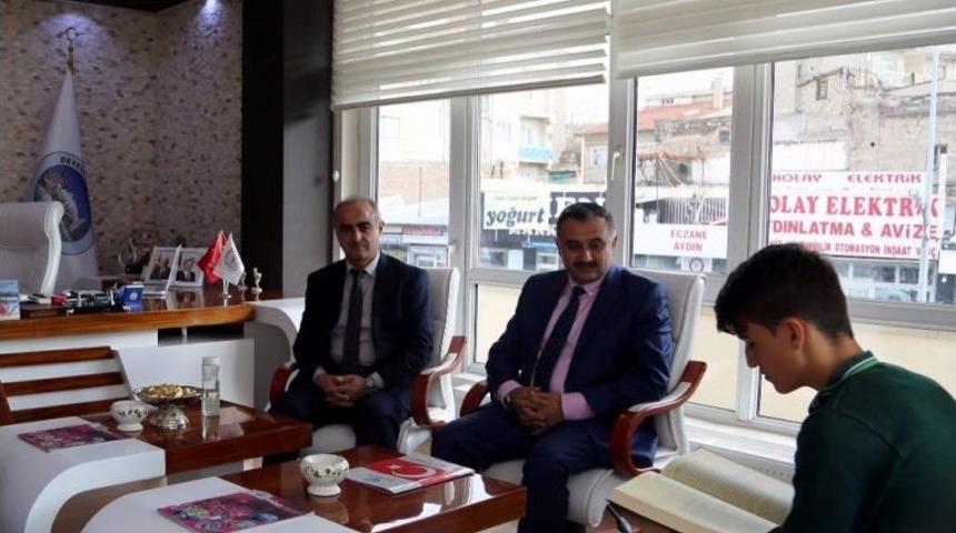 Kuranı Kerim&rsquo;i G&uuml;zel Okuma Birincisi Başkan Cabbar&rsquo;ı Ziyaret Etti
