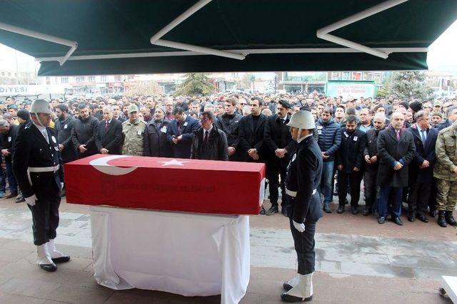 Şehit Polis Hakan Can Erzincan’da Son Yolculuğuna Uğurlandı