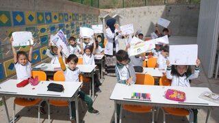 Hababam Sınıfı Gibi Derslerini Okul Bahçesinde Yapıyorlar