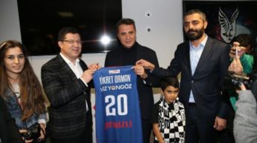 Başkan Subaşıoğlu&rsquo;ndan, Fikret Orman&rsquo;a 20 Numaralı Forma Hediyesi