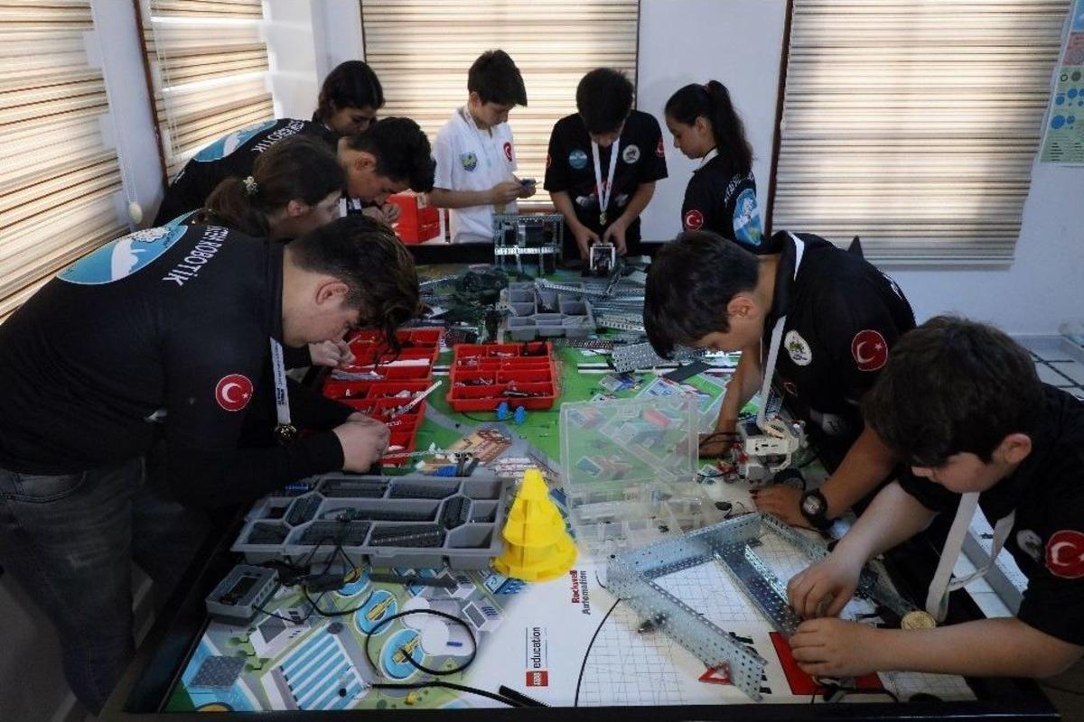 Geleceğin Bilim İnsanları Ve M&uuml;hendisleri Payas Stem&rsquo;de Yetişiyor