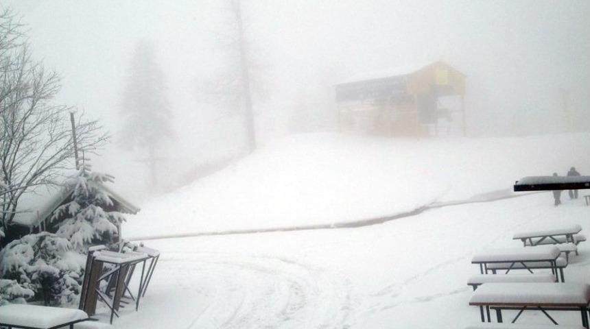 Kartepe&rsquo;de Kar Kalınlığı 15 Santimetreye Ulaştı