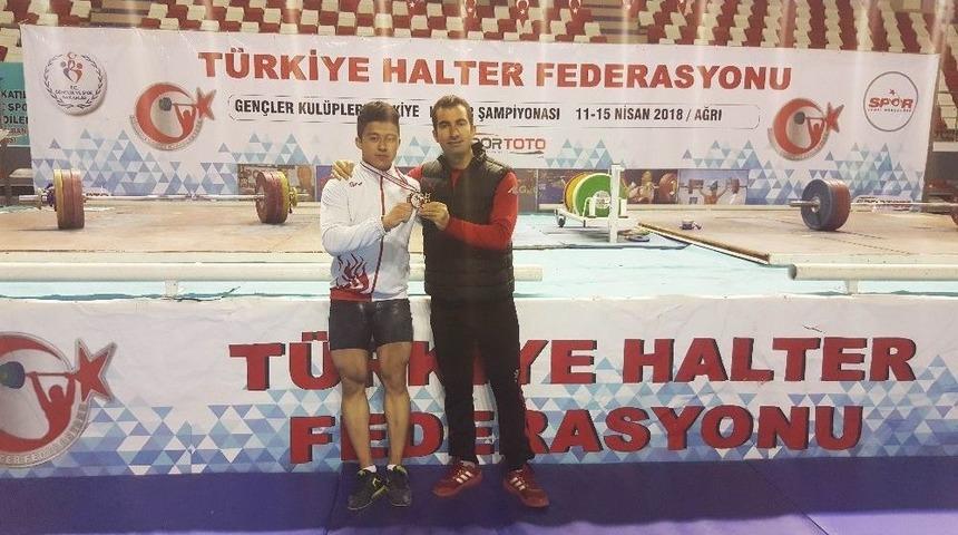 Batuhan Y&uuml;ksel Ağrı&rsquo;da T&uuml;rkiye Şampiyonu Oldu