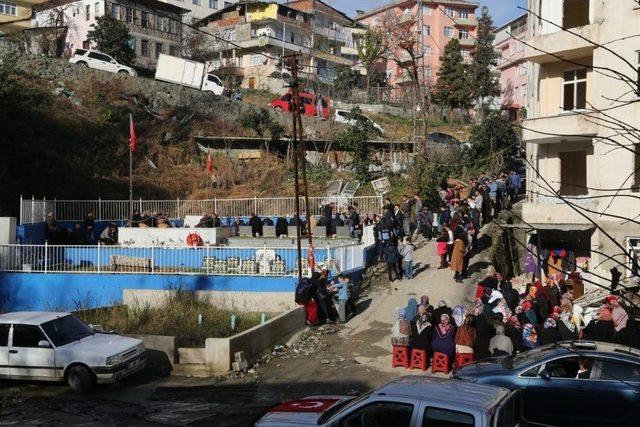 Kayseri’de Şehit Olan Rizeli Uğur Korkmaz’ın Kabri Başında Kur’an-ı Kerim Okundu