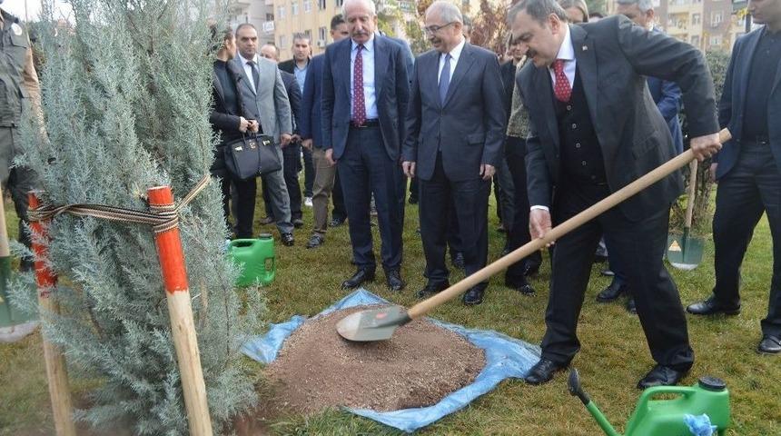 Bakan Eroğlu: &ldquo;tarlasına Damlama Ve Yağmurlama Borusu &Ccedil;ekmeyene Su Yok&rdquo;