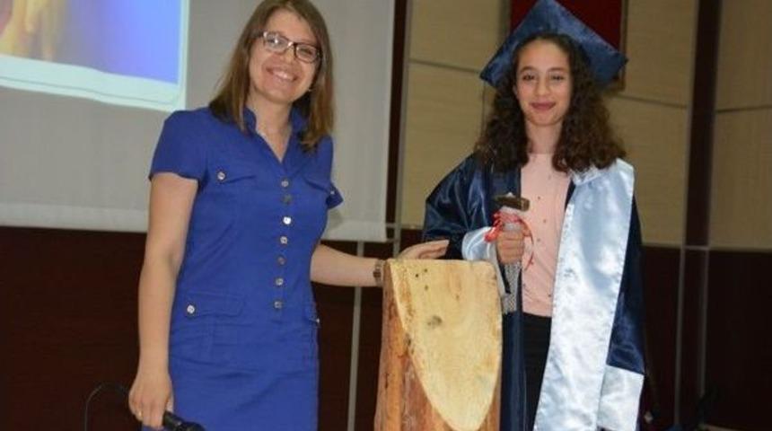 Karesi Ortaokulunda Mezuniyet Coşkusu