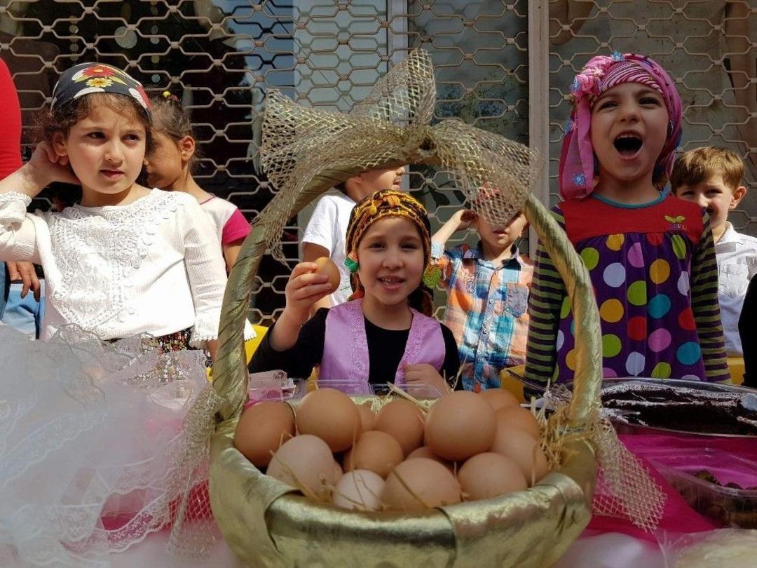 Pazaryerinde Tezgah A&ccedil;an &Ouml;ğrenciler Hayatı Yaşayarak &Ouml;ğrendi