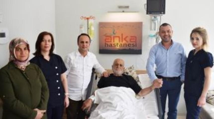 76 Yaşındaki Hastaya Aynı Anda 4 Ameliyat Birden Yapıldı