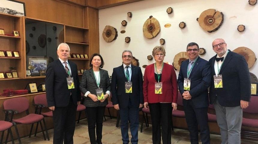 İletişim Fak&uuml;ltesi Dekanlar Konseyi&rsquo;nin D&ouml;nem Başkanı Belli Oldu