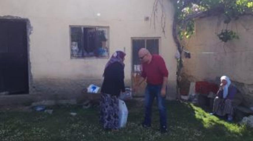 Wuppertal K&uuml;tahyalılar Derneği&rsquo;nden 40 Aileye Ramazan Yardımı