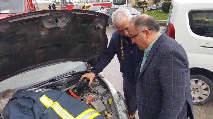 Veteriner Belediye Başkanının Aracına Kedi Ka&ccedil;tı