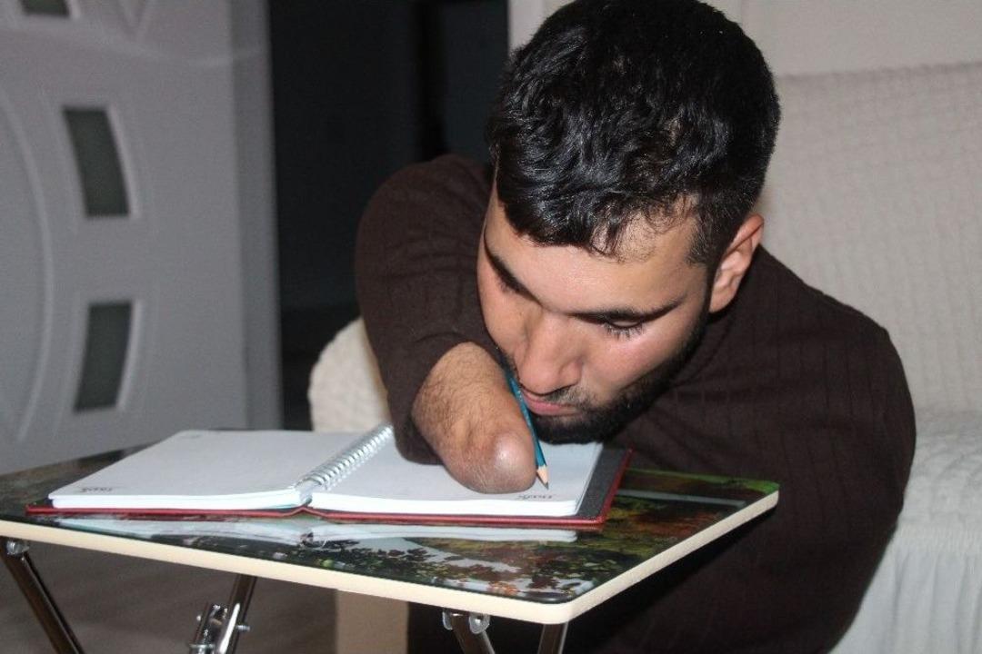 Kolları Ve Bacakları Yok Ama Azmi Var