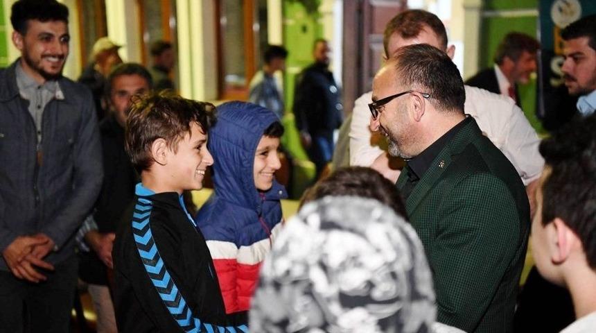 Başkan &Uuml;z&uuml;lmez, Gen&ccedil; K&uuml;rs&uuml;ye Misafir Oldu