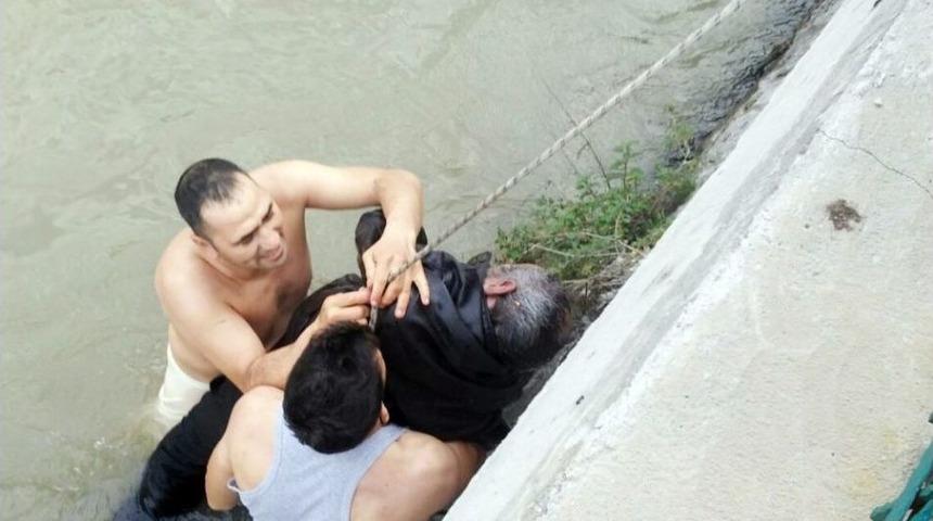 Kanala D&uuml;şen Şahıs Hastanede Hayatını Kaybetti