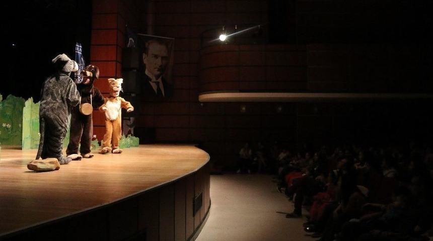 Büyükşehir’den Her Yaşa Tiyatro