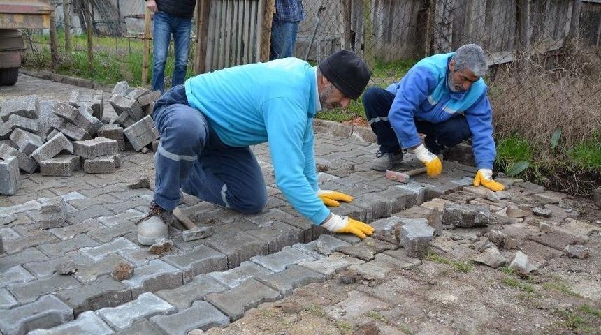 Kartepe&rsquo;de Yol Bakımları S&uuml;r&uuml;yor