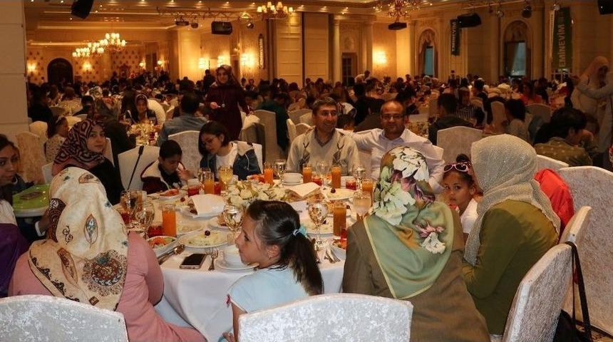 Eminevim&rsquo;den İftar Yemeği