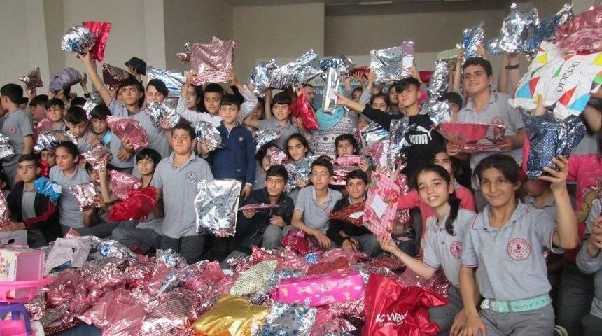 Adanalı &Ouml;ğrencilerden Afrin&rsquo;deki &Ccedil;ocuklara Oyuncak