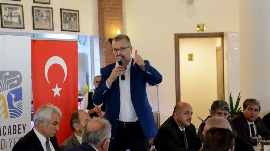 &Ouml;zkan Muhtarlarla Bir Araya Geldi