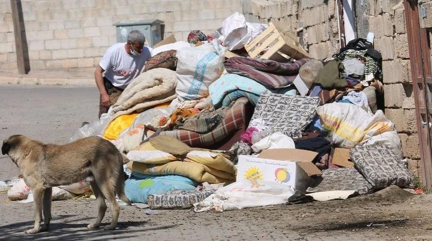 İhbar &Uuml;zerine Gidilen Evden 4 Kamyon &Ccedil;&ouml;p &Ccedil;ıktı