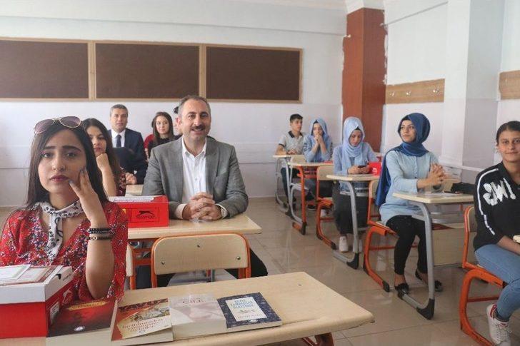 Adalet Bakanı Gül Öğrencilere Karnelerini Dağıttı G4