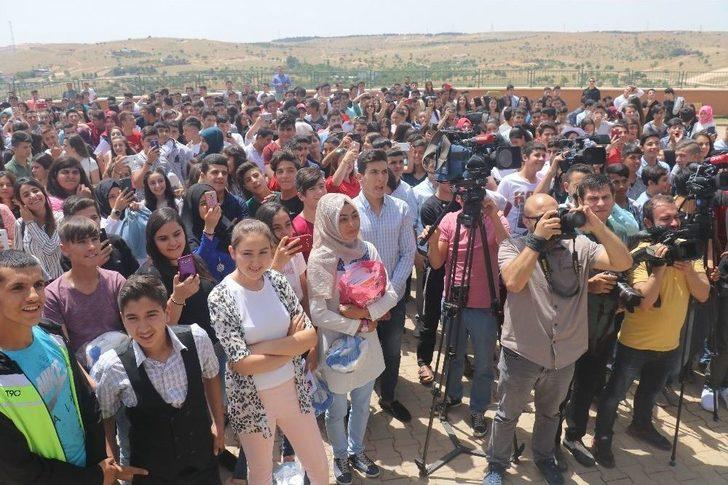 Adalet Bakanı Gül Öğrencilere Karnelerini Dağıttı G5