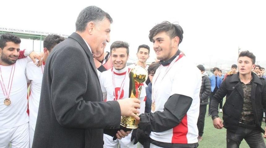 Van&rsquo;da Okul Sporları Gen&ccedil;ler Futbol M&uuml;sabakaları