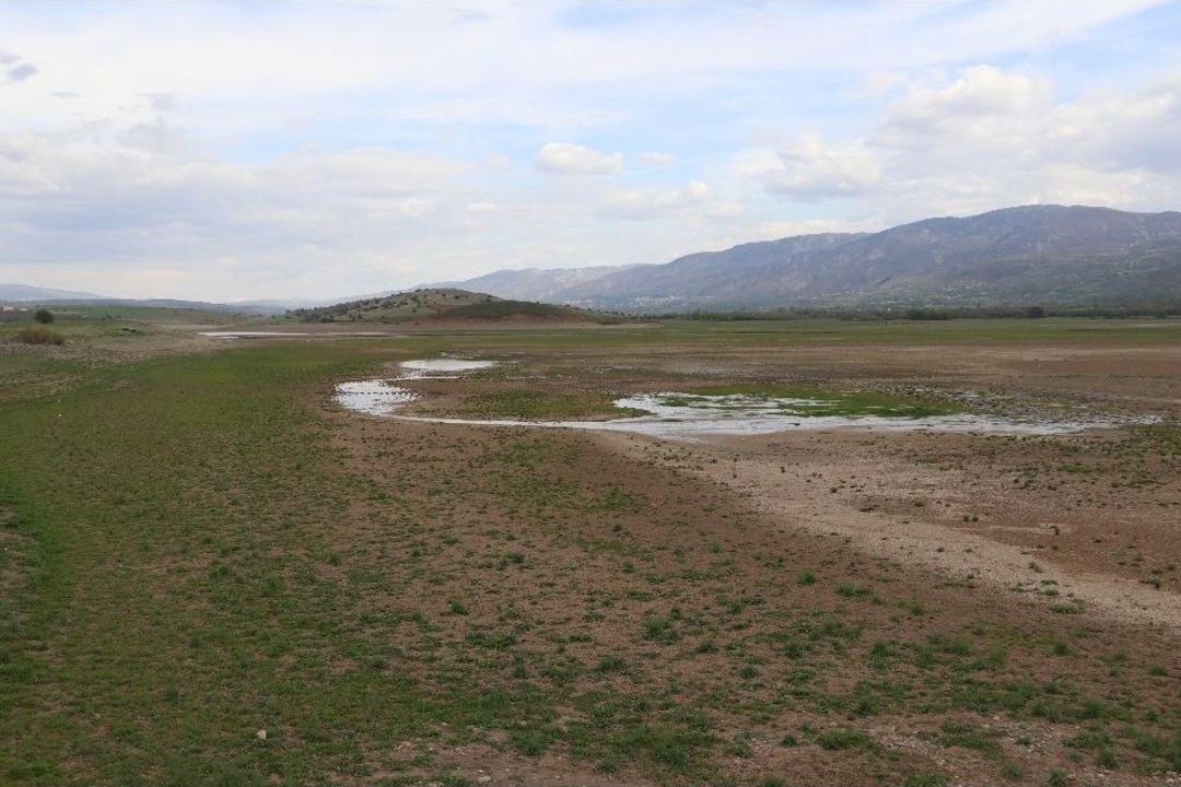 G&ouml;l, Sular &Ccedil;ekilince Ovaya D&ouml;n&uuml;şt&uuml;