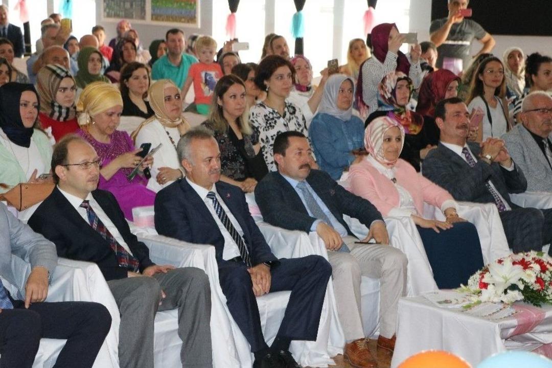 Sakarya&rsquo;da 186 Bin 68 &Ouml;ğrenci Karne Aldı