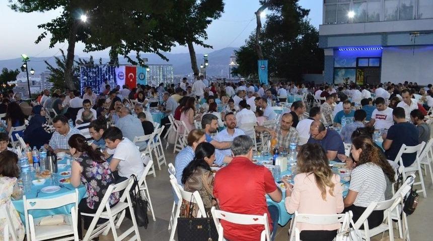 Ekrem &Ouml;zdemir, &ldquo;biz B&uuml;y&uuml;k Bir Aileyiz&rdquo;