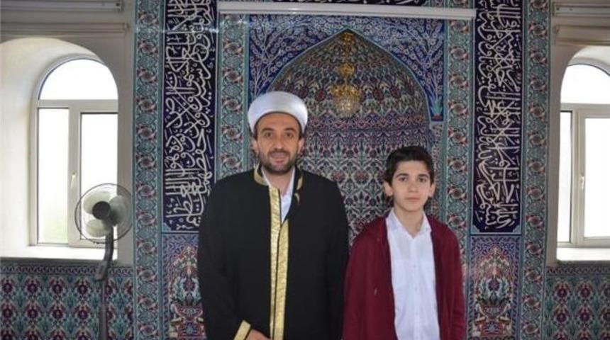 Hafız Baba Ve Oğul, Eşsiz Bir Kur&rsquo;anı- Kerim Ziyafeti Yaşatıyor