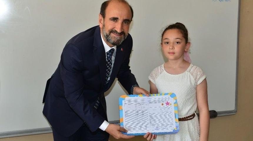 Başkan Edebali Karne Sevincine Ortak Oldu