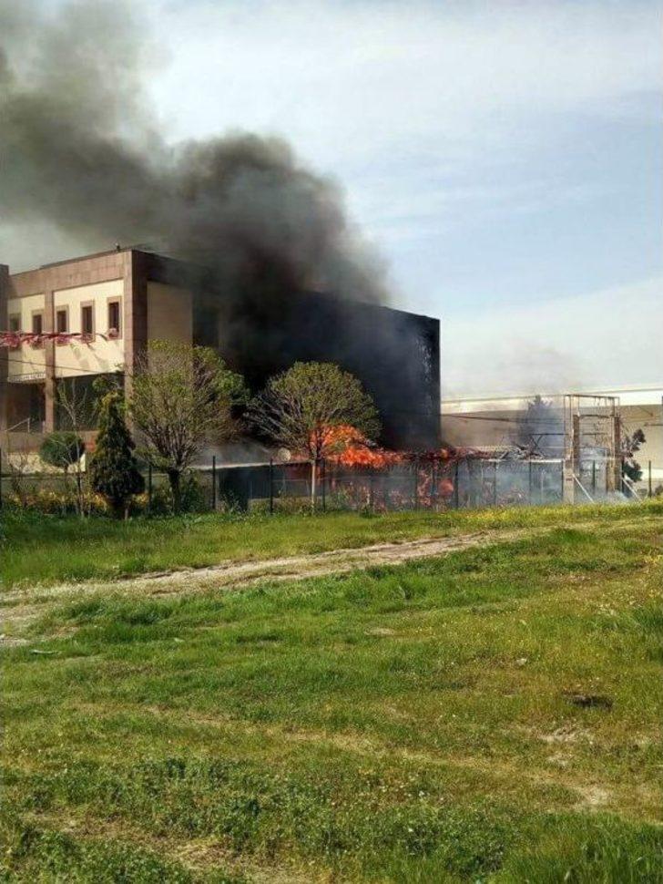 Yangını Söndürmek İsteyen İtfaiye Aracı Alev Aldı G5