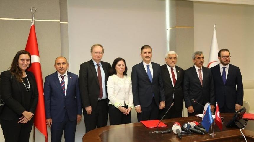 520 Yataklı Yeni Devlet Hastanesinin S&ouml;zleşmesi İmzalandı