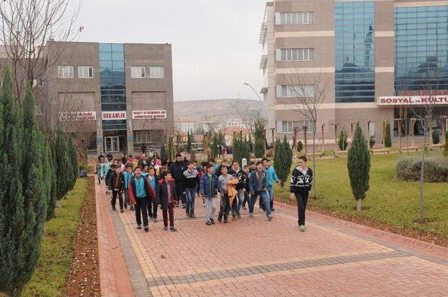 Üniversitede “sportif, Sosyal Ve Kültürel Uyum” Etkinliği