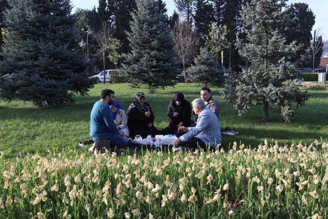 Başkan Karaosmanoğlu, Seka Park’ta Vatandaşlarla Bir Araya Geldi