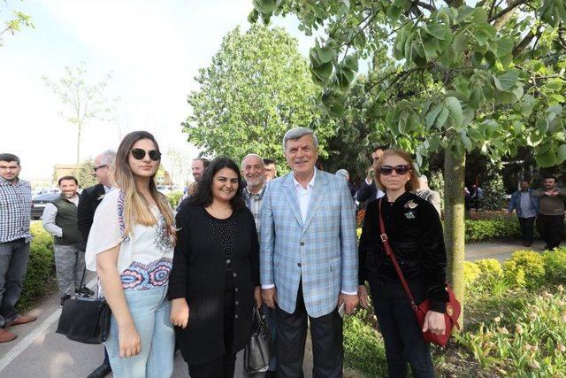 Başkan Karaosmanoğlu, Seka Park’ta Vatandaşlarla Bir Araya Geldi