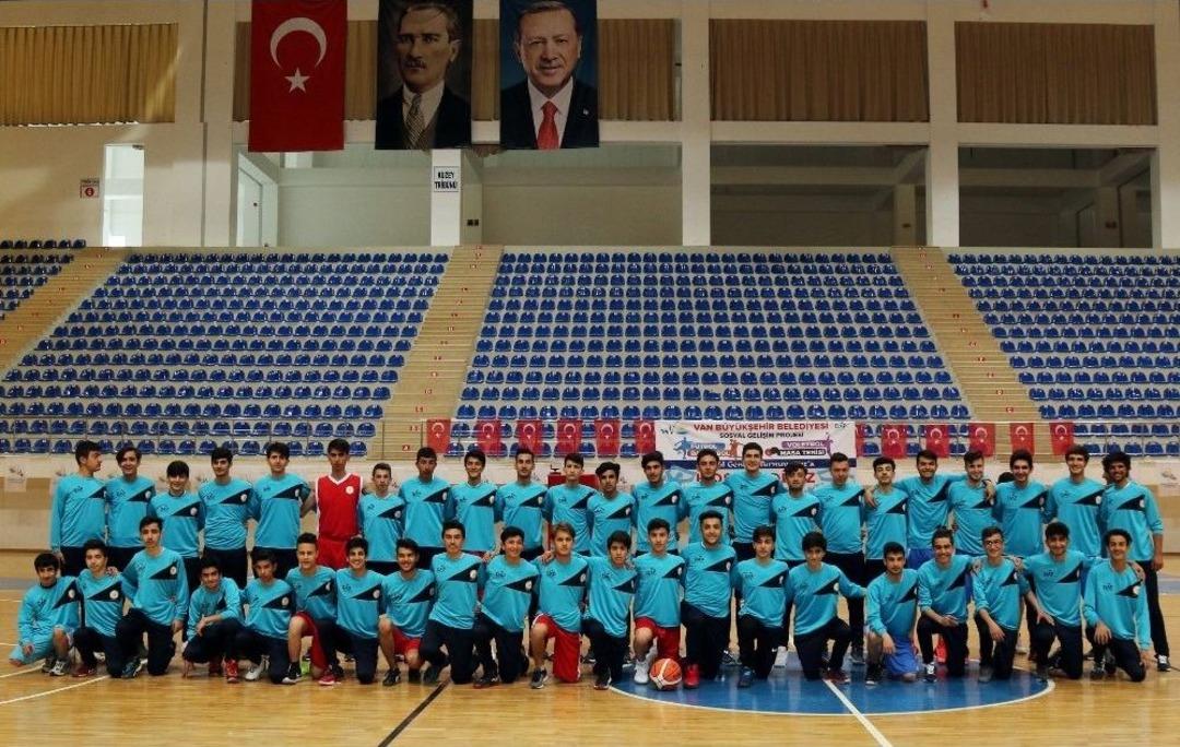 100. Yıl Turnuvalarında Basketbol Heyecanı