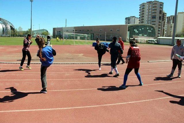 Mai Tai Milli Takımı Dünya Şampiyonası’na Kayseri’de Hazırlanıyor