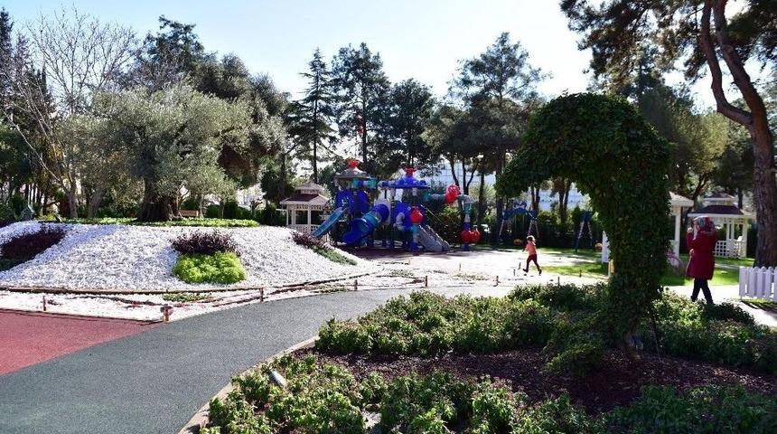 Bitki Heykelleri Göz Kamaştırıyor