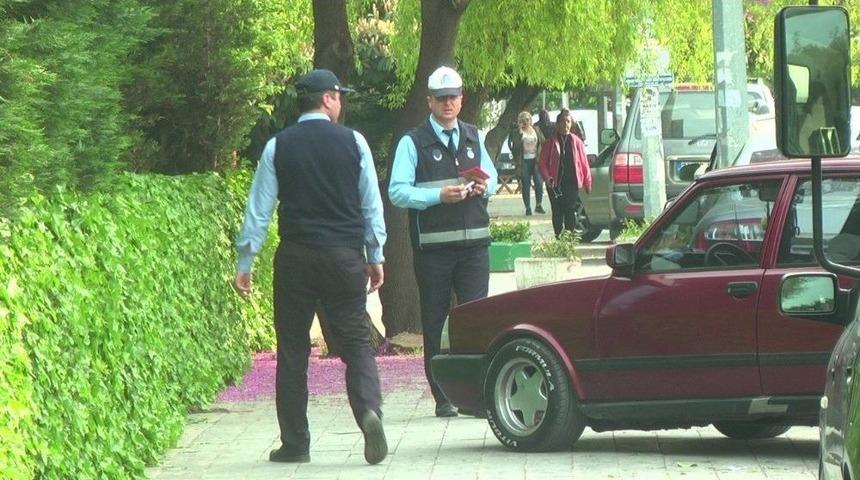 Zabıta Ekiplerinden Kaldırama Parka Geçit Yok