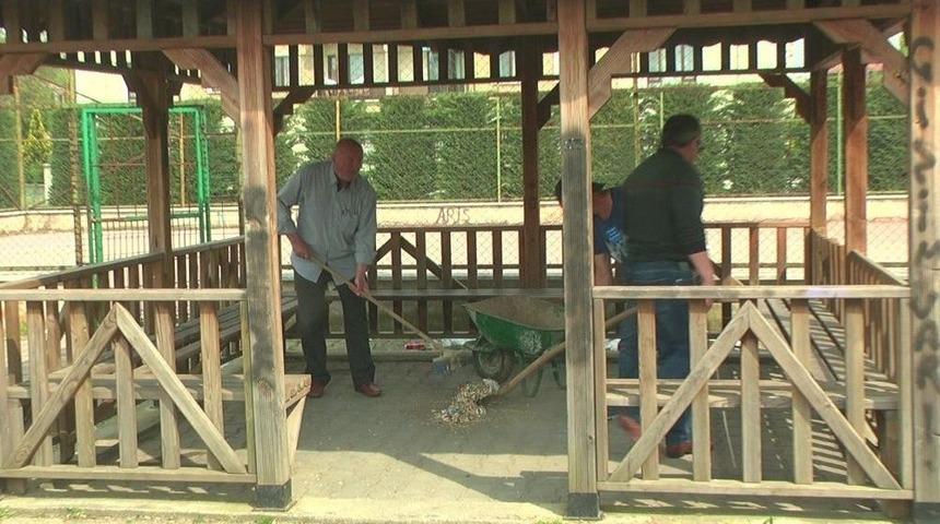 Mahalle Halkı Parkta Geceleri Alkol Alanlara Tepkili