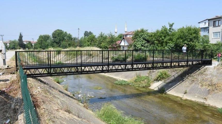 Bir Yaya K&ouml;pr&uuml;s&uuml; De Hamidiye Mahallesine