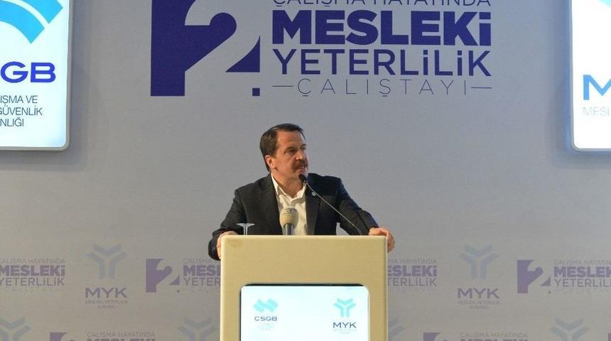 Yal&ccedil;ın: "&ccedil;alışma Hayatında &Ouml;ncelik Liyakat Olmalıdır"