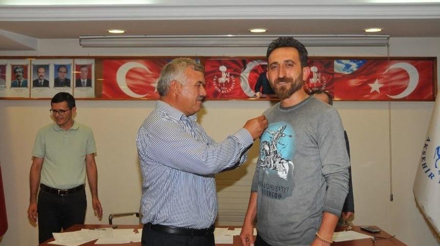 Akşehir Belediyesinden D&uuml;nya Şampiyonu Bacılı&rsquo;ya &Ouml;d&uuml;l