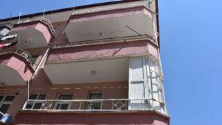 4. Kattan Düşen 4 Yaşındaki Çocuğu Çamaşır İpleri Kurtardı