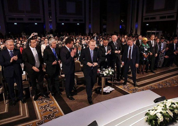 Cumhurbaşkanı Erdoğan: "niye Sadece Kimyasal Silahı Değerlendiriyorsunuz? Konvansiyonel Silahı Niye Değerlendirmiyorsunuz?" (1) G1